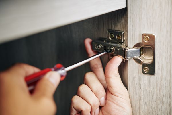 Cabinet Hardware Replacement Service