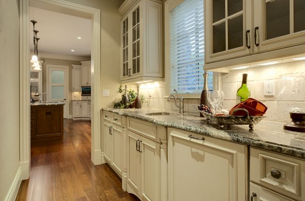 Butlers Pantry Installation in Flower Mound